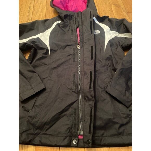 The North Face, girl's black windbreaker zip up hooded jacket size medium - Picture 3 of 7
